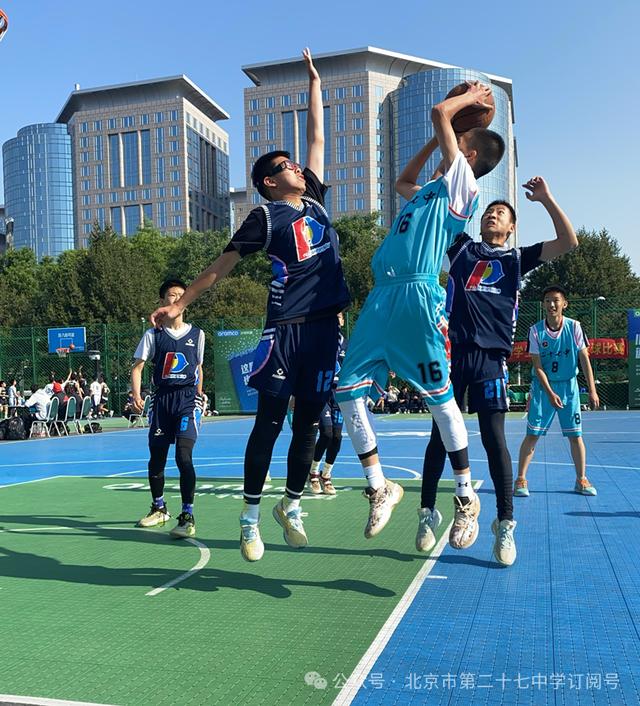 体育赛事中的奋力拼搏令人动容